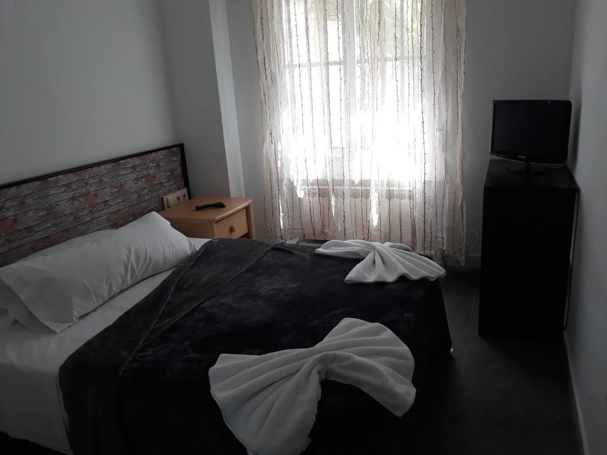 Mombuey 19 Bed & Breakfast Madrid Luaran gambar